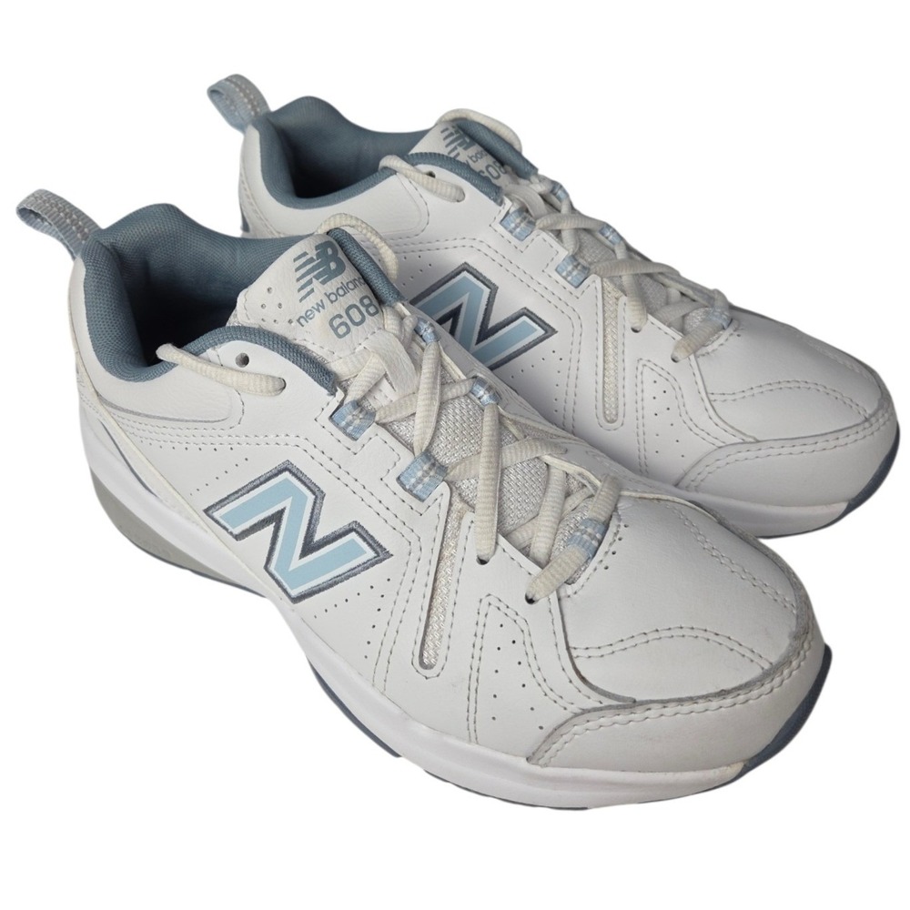 New Balance 608 v5 Sneakers Womens 8 Wide White Training Walking Shoes Comfort